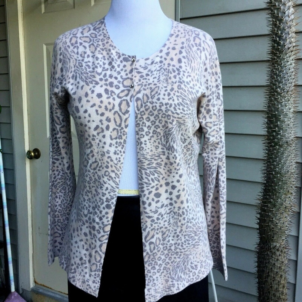 NWT Carina Ricci animal print  cardigan size M   Made in Italy